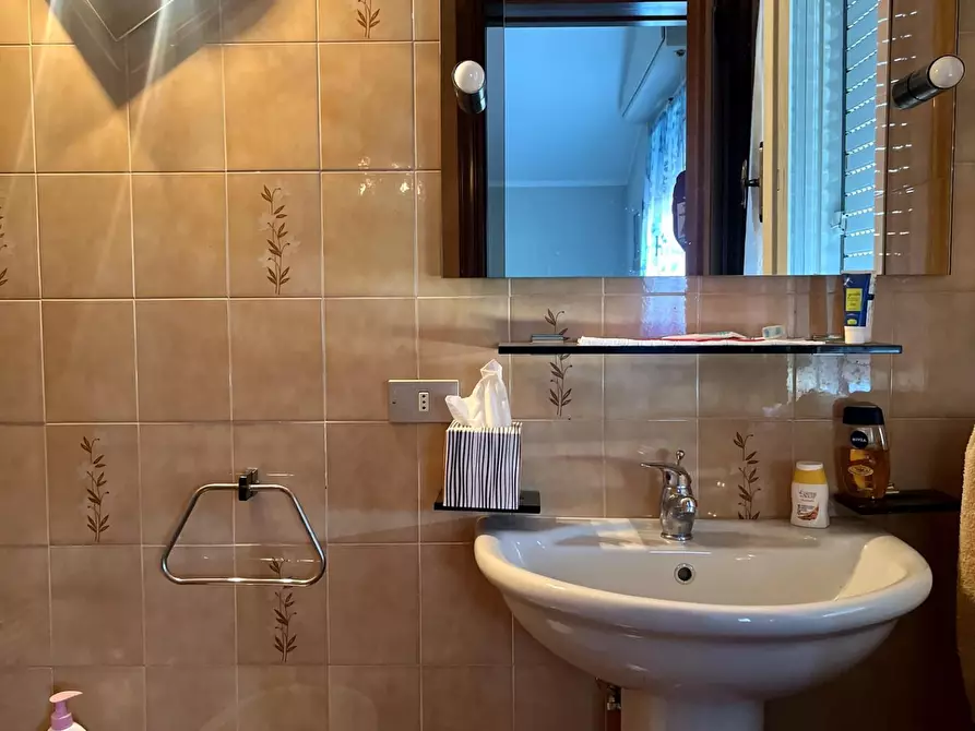 Immagine 11 di Villa in vendita  a Seravezza