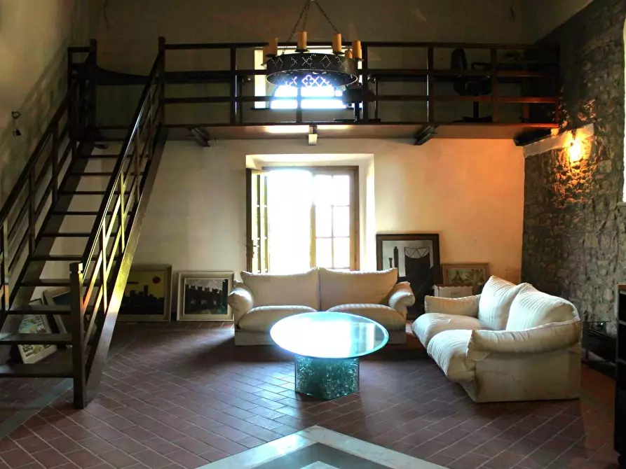 Immagine 3 di Villa in vendita  a Vicchio