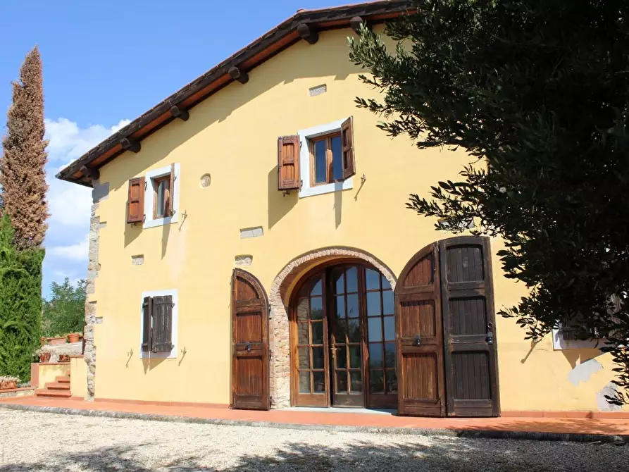 Immagine 2 di Villa in vendita  a Vicchio