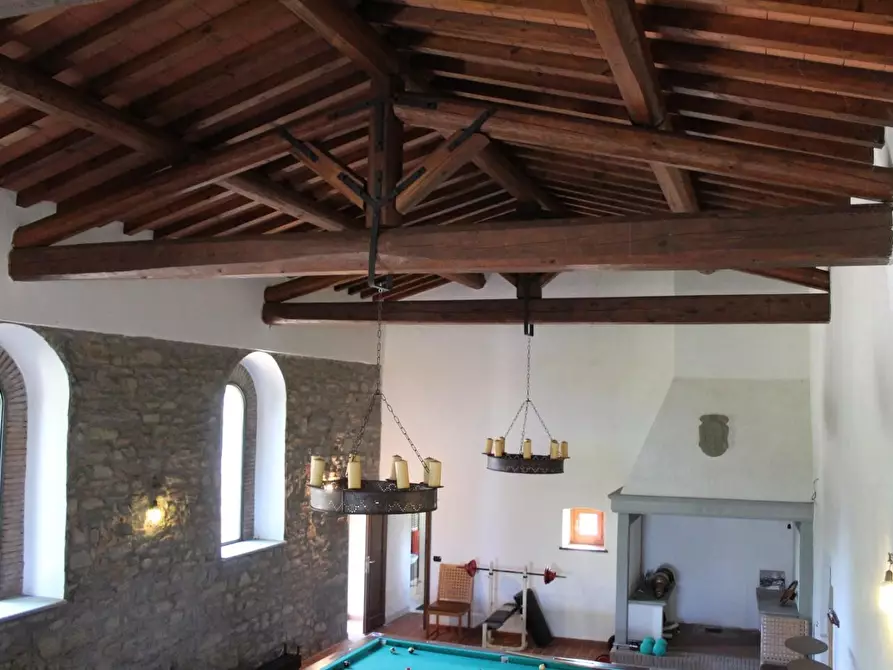 Immagine 7 di Villa in vendita  a Vicchio