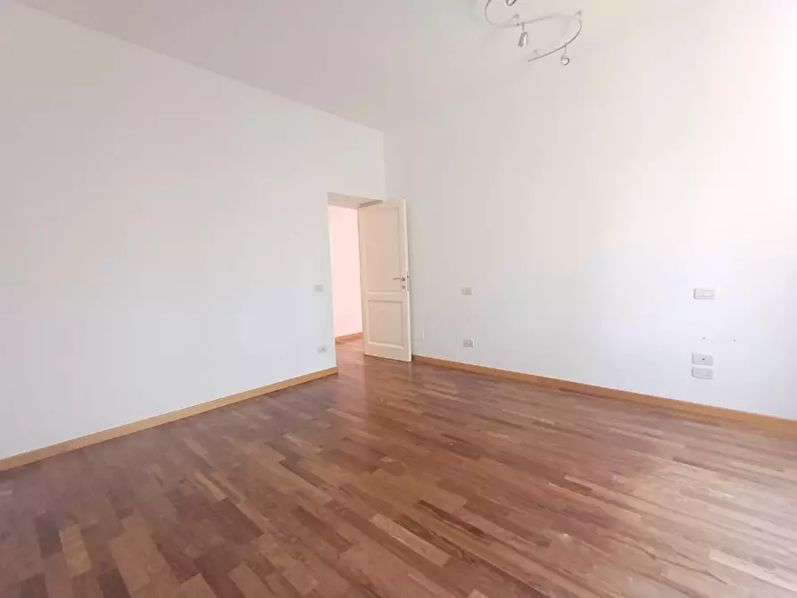 Immagine 20 di Appartamento in vendita  a Siena