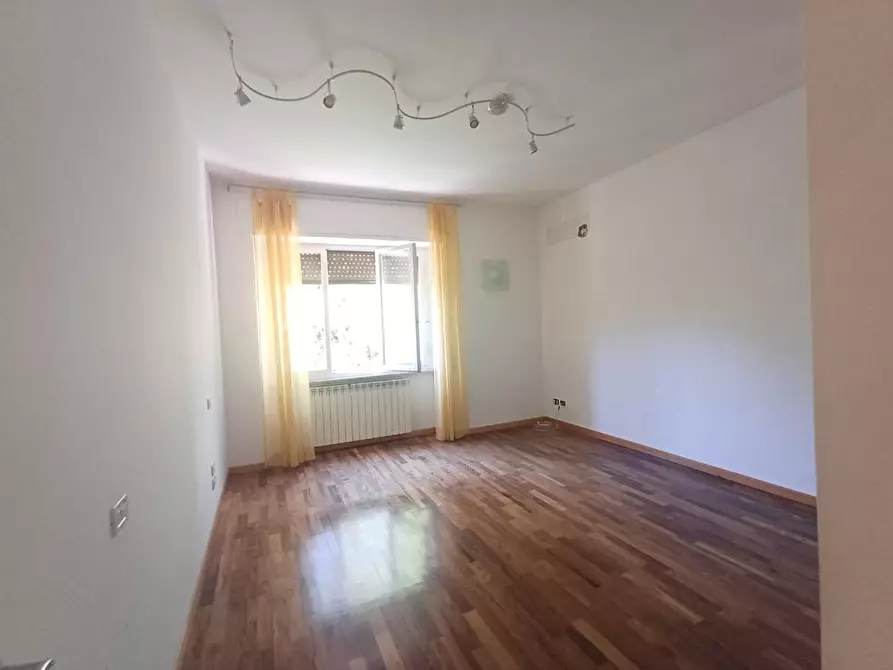 Immagine 12 di Appartamento in vendita  a Siena