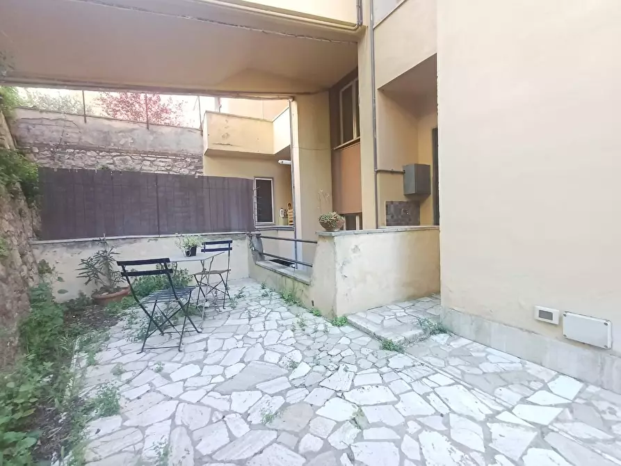 Immagine 29 di Appartamento in vendita  a Siena