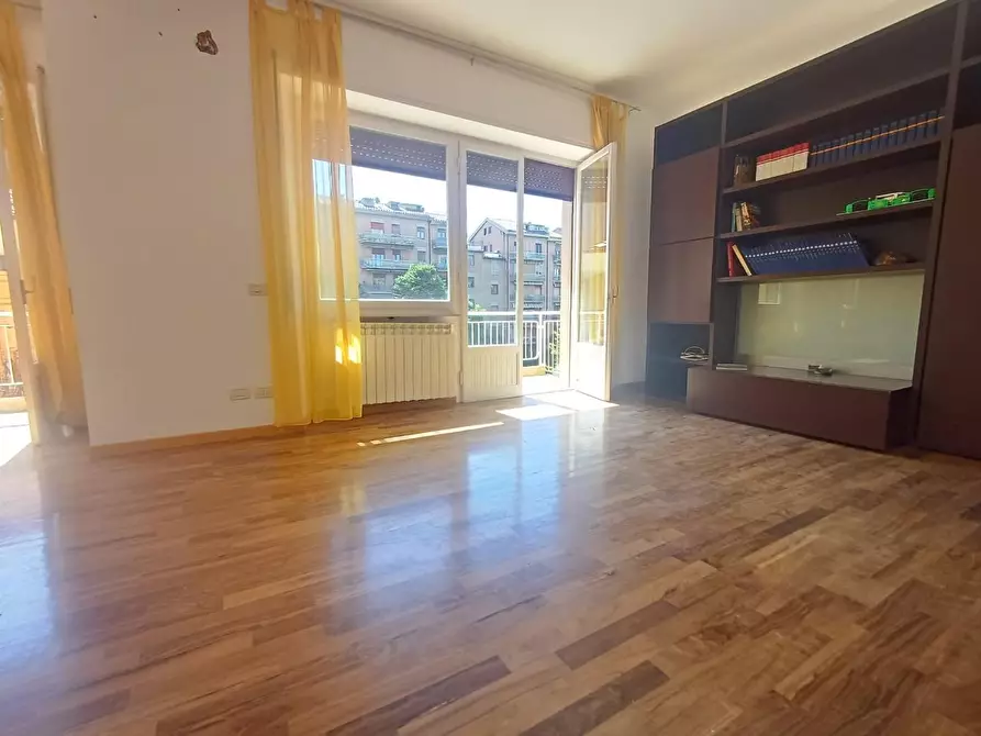 Immagine 5 di Appartamento in vendita  a Siena