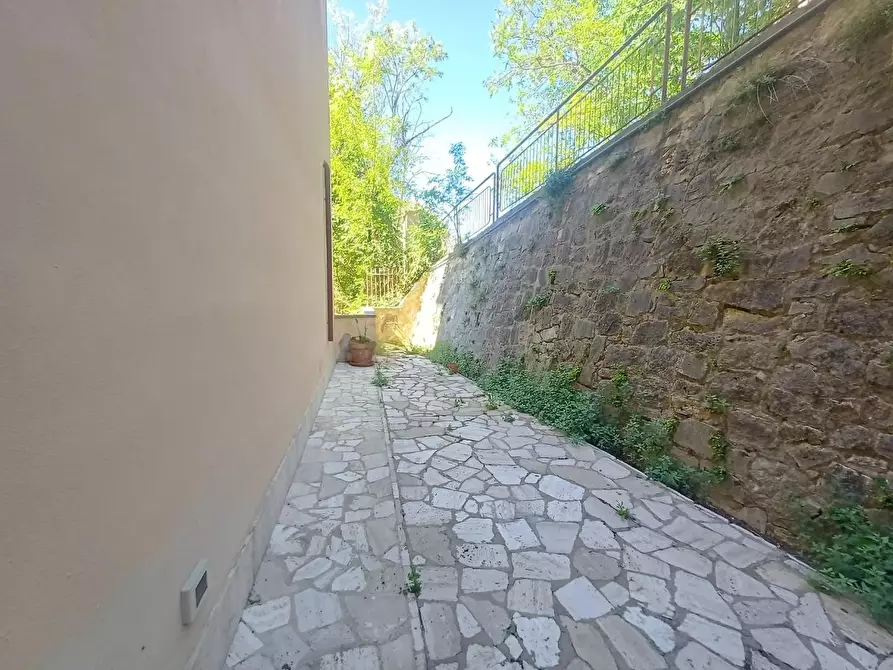 Immagine 27 di Appartamento in vendita  a Siena