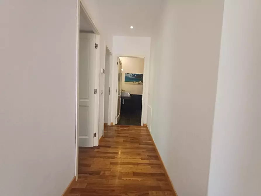 Immagine 14 di Appartamento in vendita  a Siena
