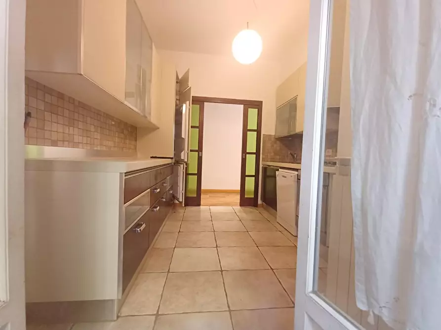 Immagine 1 di Appartamento in vendita  a Siena