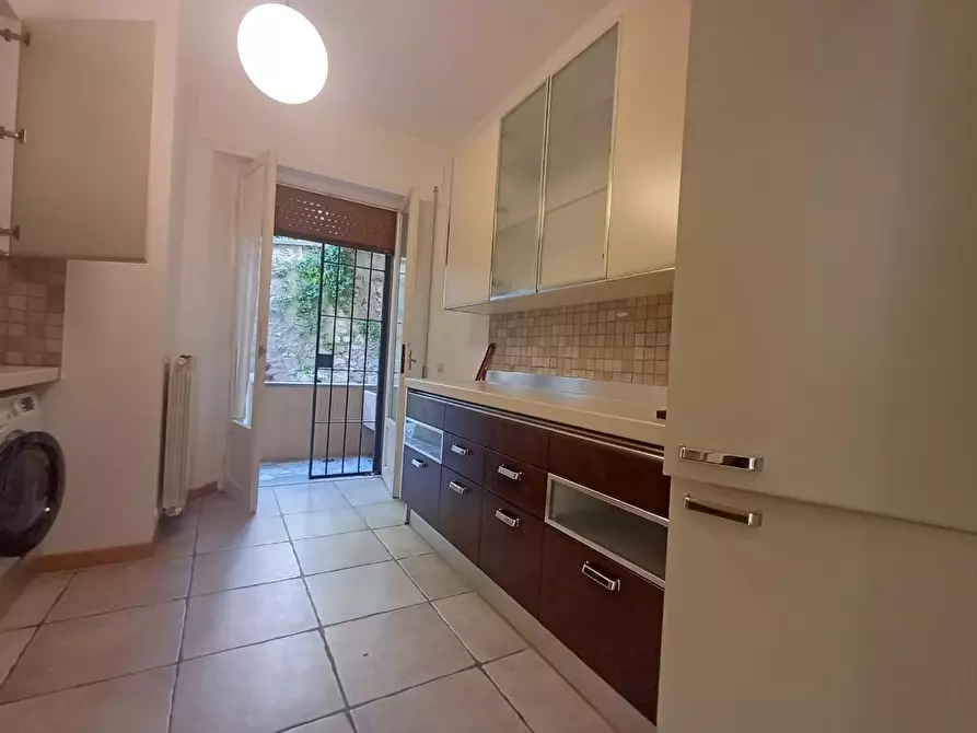 Immagine 3 di Appartamento in vendita  a Siena
