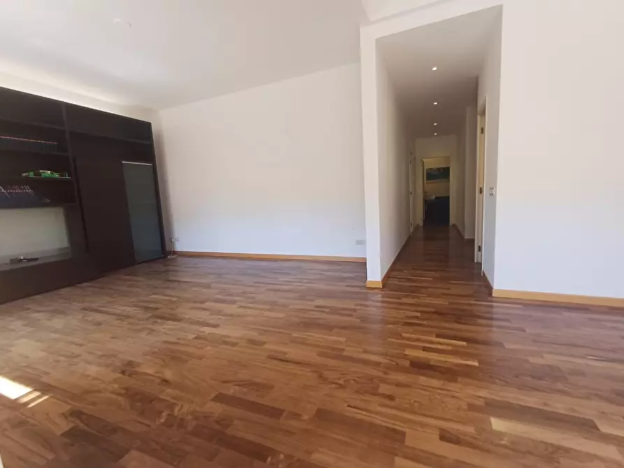 Immagine 6 di Appartamento in vendita  a Siena