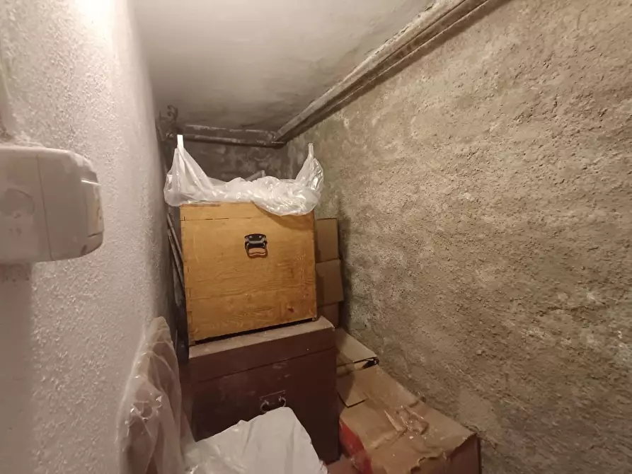 Immagine 33 di Appartamento in vendita  a Siena