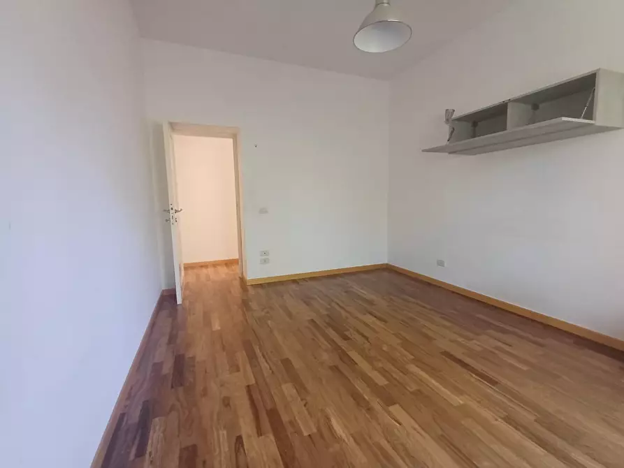 Immagine 16 di Appartamento in vendita  a Siena