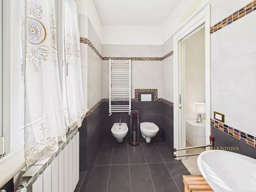 Immagine 28 di Villa in affitto  a Forte Dei Marmi