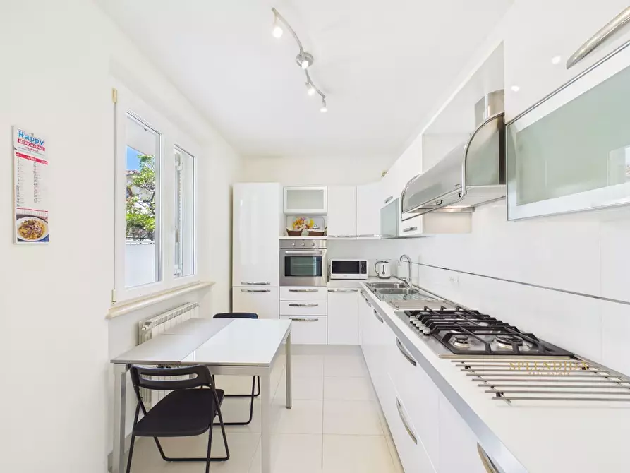 Immagine 12 di Villa in affitto  a Forte Dei Marmi