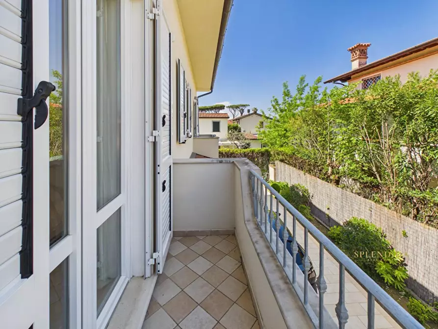 Immagine 6 di Villa in affitto  a Forte Dei Marmi