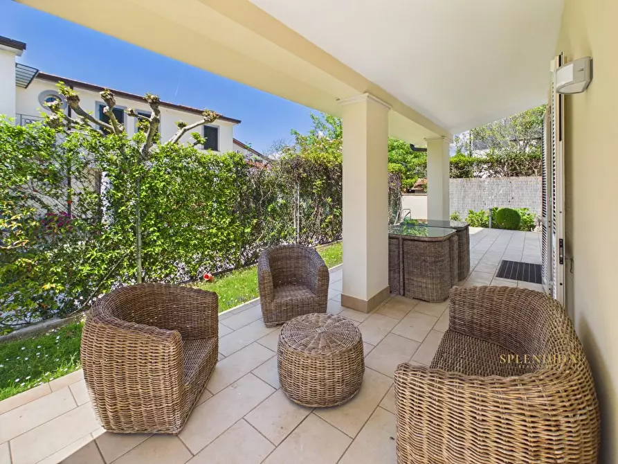 Immagine 5 di Villa in affitto  a Forte Dei Marmi