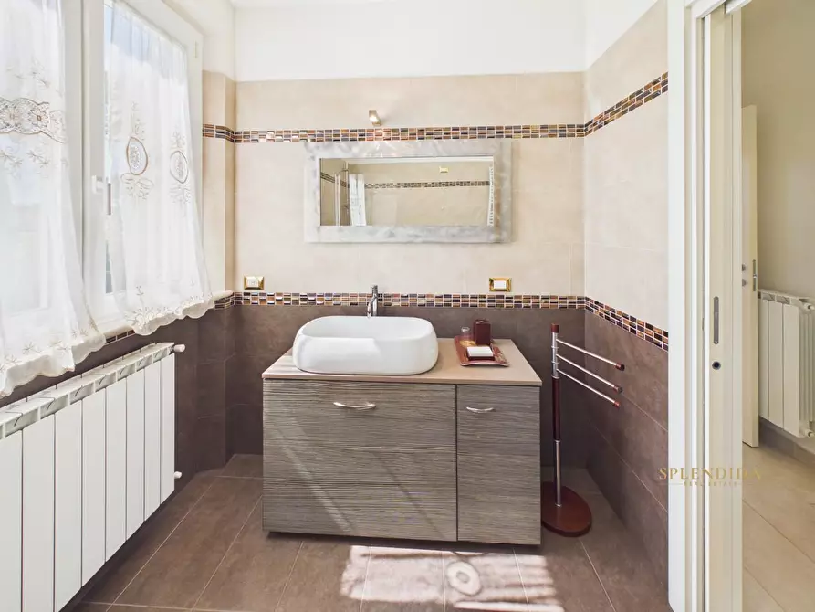 Immagine 23 di Villa in affitto  a Forte Dei Marmi