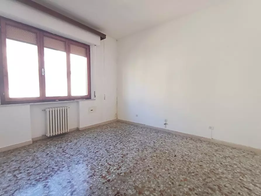 Immagine 9 di Appartamento in vendita  a Siena