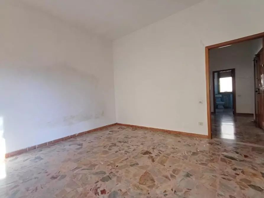 Immagine 11 di Appartamento in vendita  a Siena