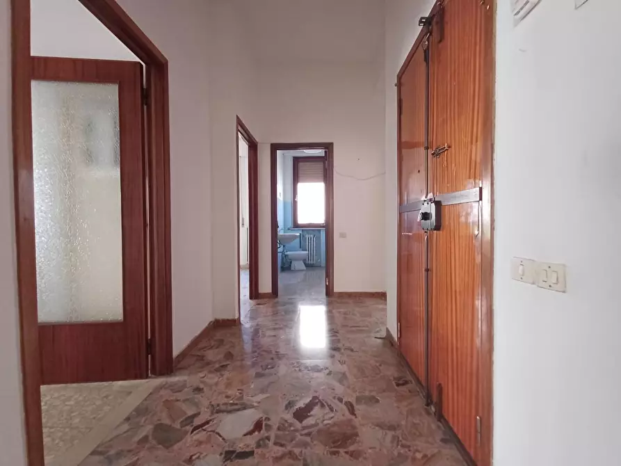 Immagine 1 di Appartamento in vendita  a Siena
