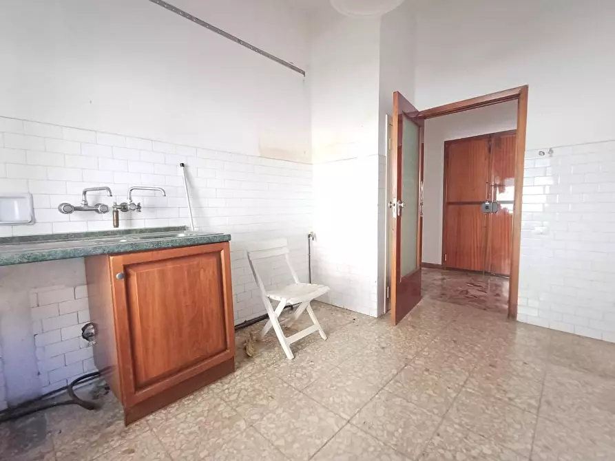 Immagine 2 di Appartamento in vendita  a Siena