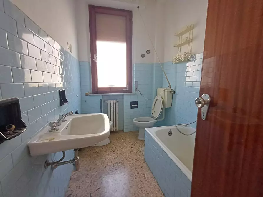 Immagine 15 di Appartamento in vendita  a Siena