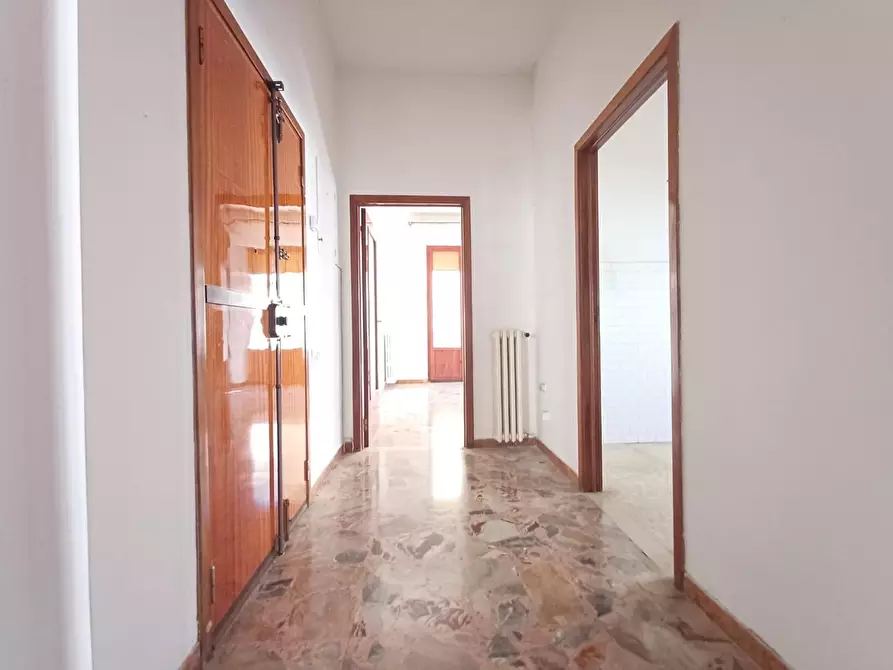 Immagine 6 di Appartamento in vendita  a Siena