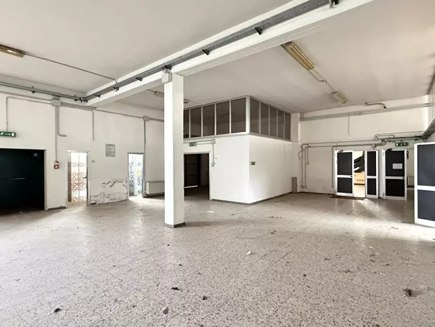 Immagine 8 di Capannone industriale in vendita  a Empoli