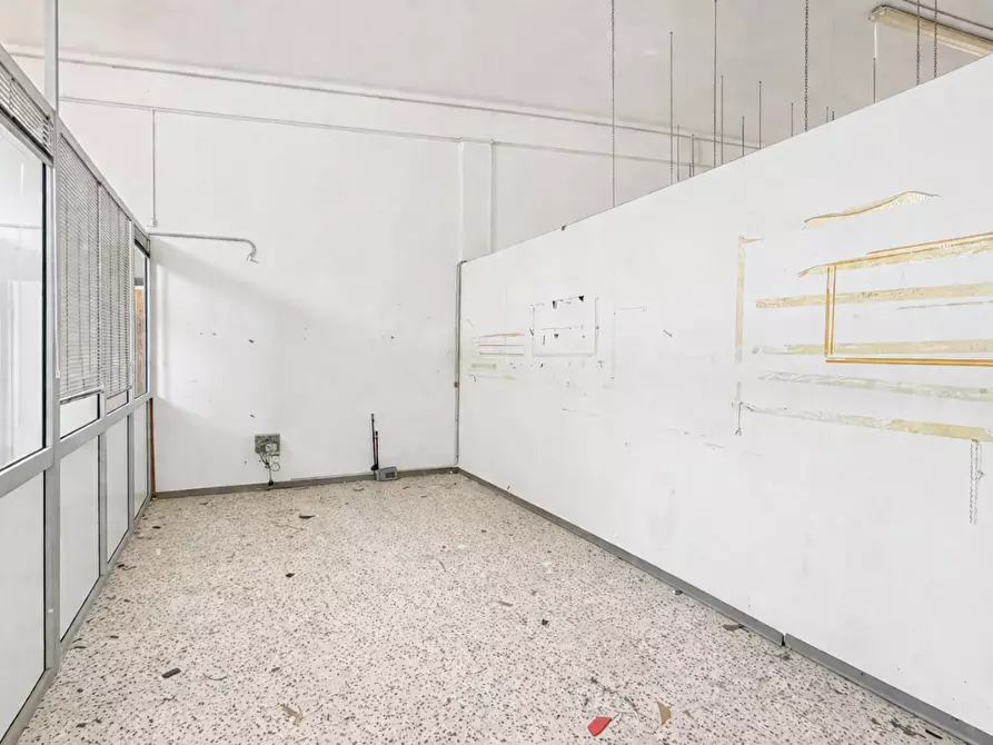 Immagine 14 di Capannone industriale in vendita  a Empoli
