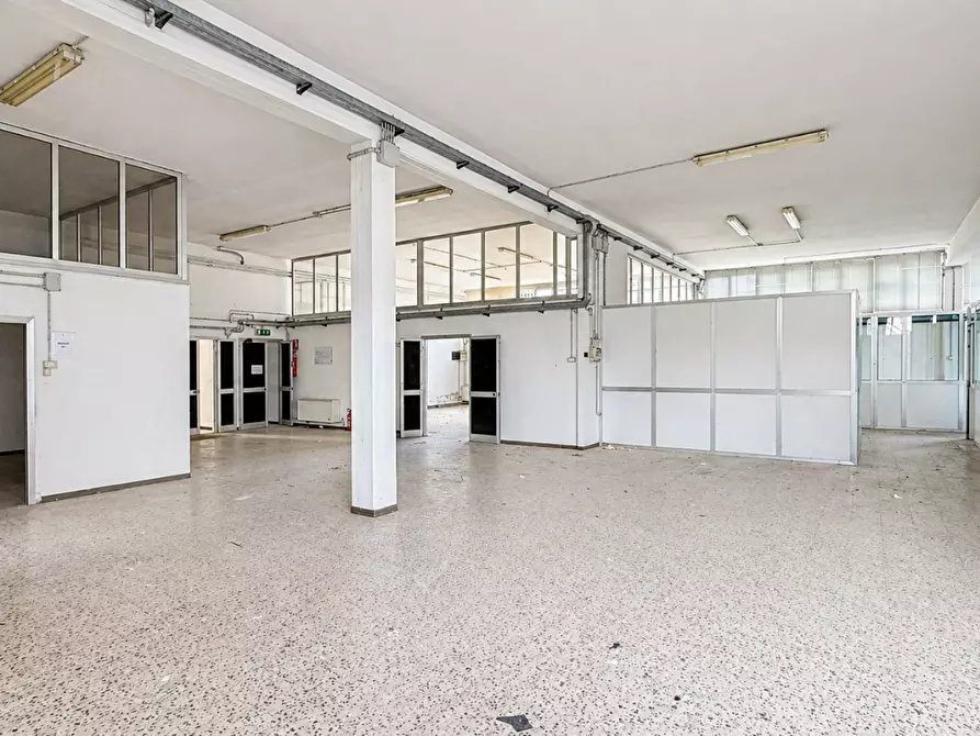 Immagine 1 di Capannone industriale in vendita  a Empoli