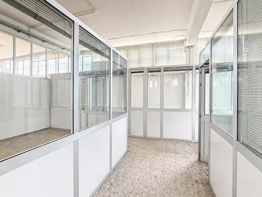 Immagine 2 di Capannone industriale in vendita  a Empoli