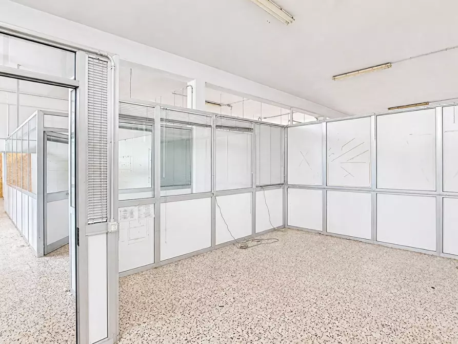 Immagine 13 di Capannone industriale in vendita  a Empoli
