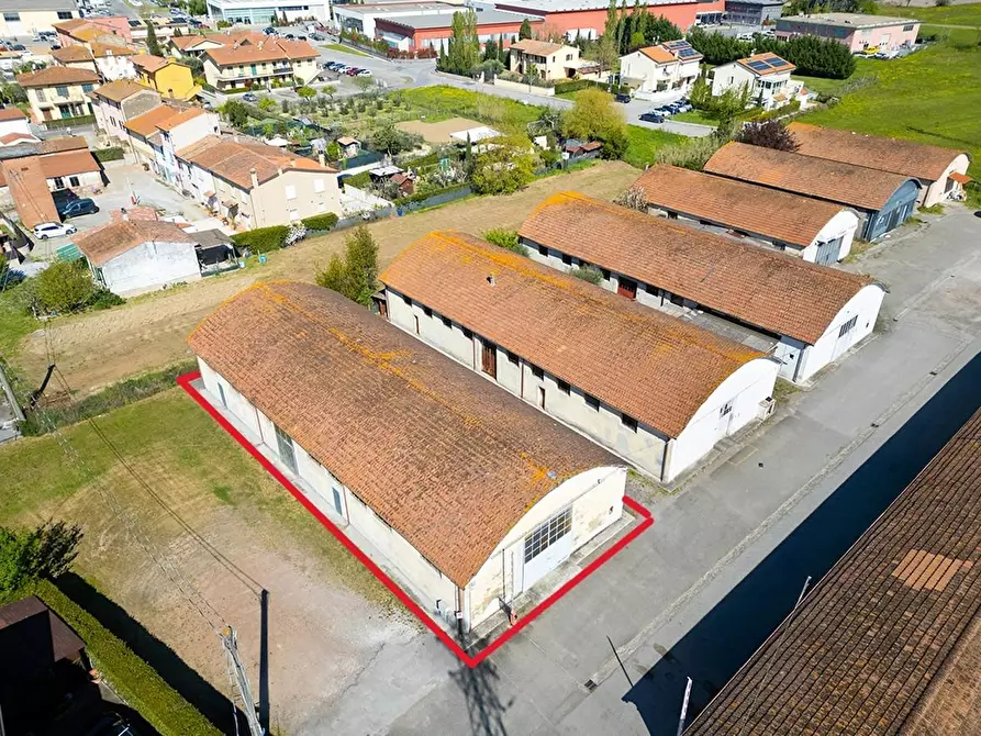Immagine 1 di Attività artigianale in vendita  a Ponsacco