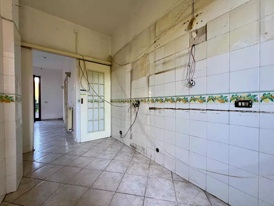 Immagine 5 di Appartamento in vendita  a Massa