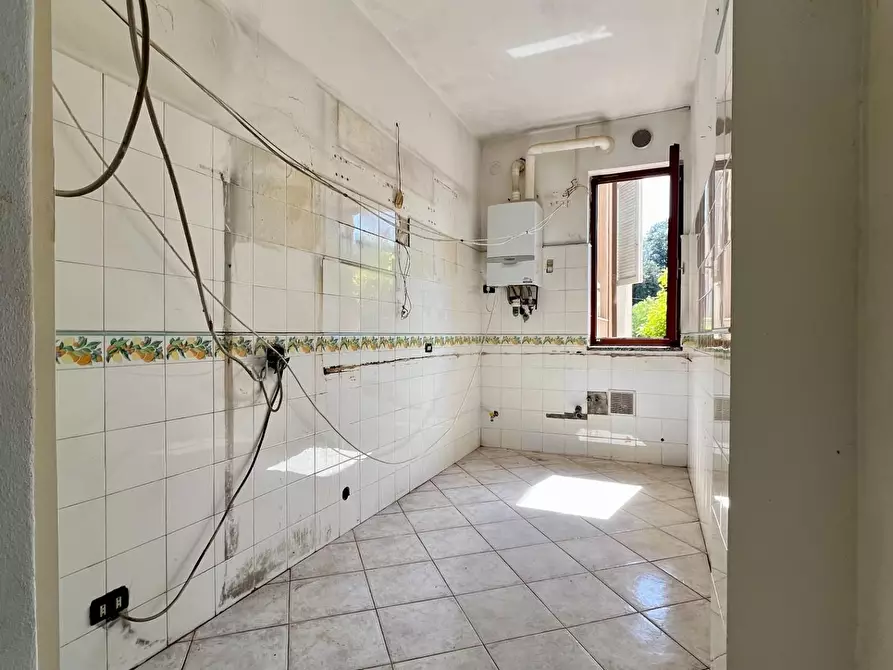 Immagine 4 di Appartamento in vendita  a Massa