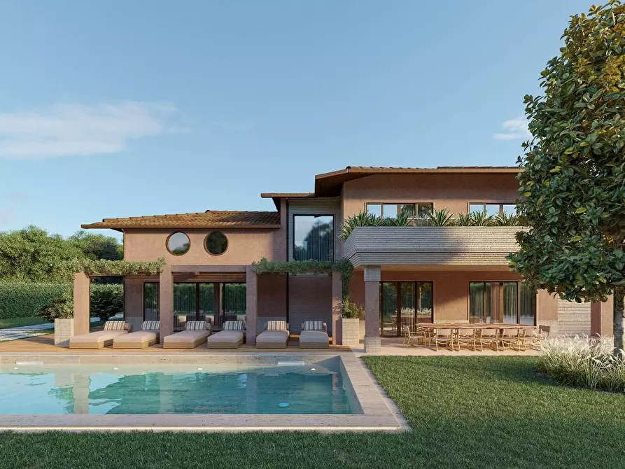 Immagine 1 di Villa in vendita  a Forte Dei Marmi