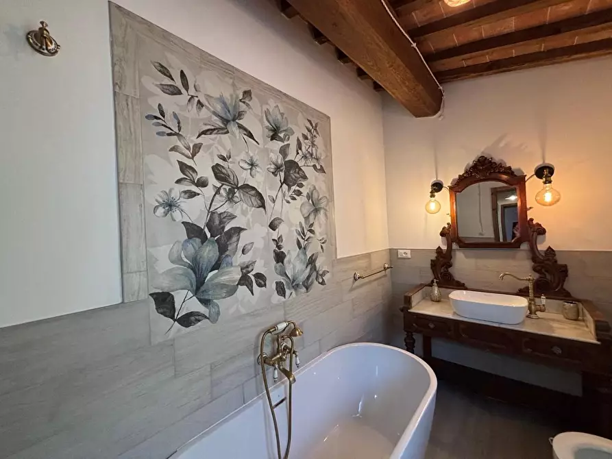 Immagine 53 di Villa in vendita  a Palaia