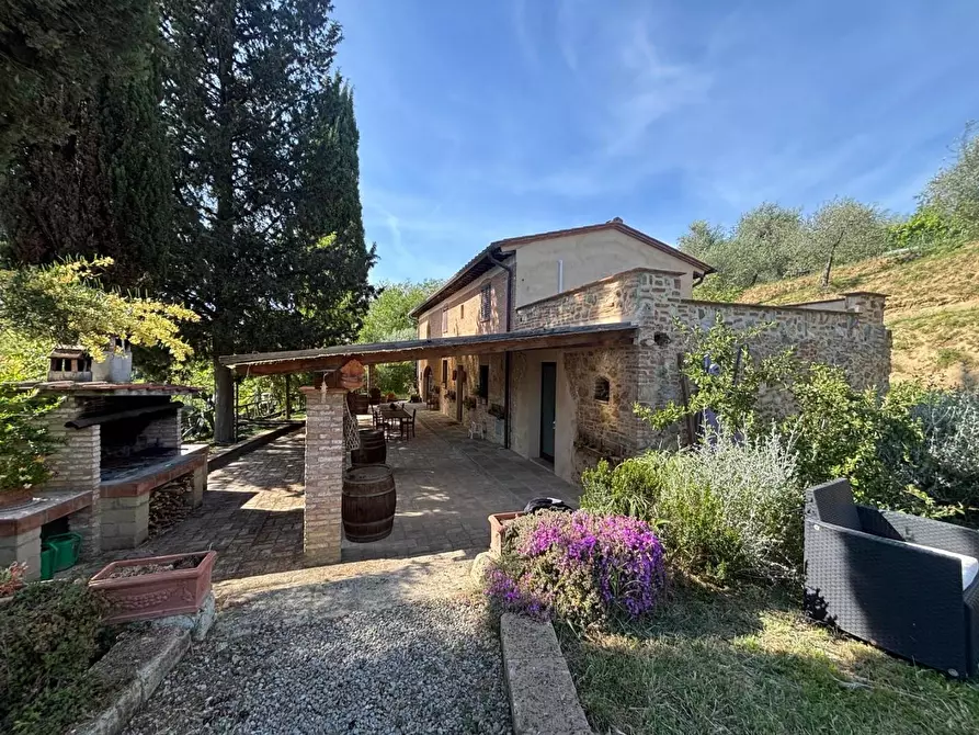 Immagine 2 di Villa in vendita  a Palaia