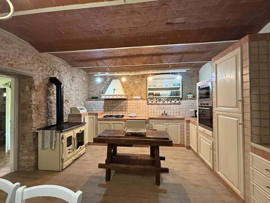 Immagine 39 di Villa in vendita  a Palaia