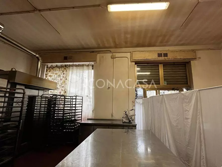 Immagine 6 di Attività artigianale in vendita  a Pontedera