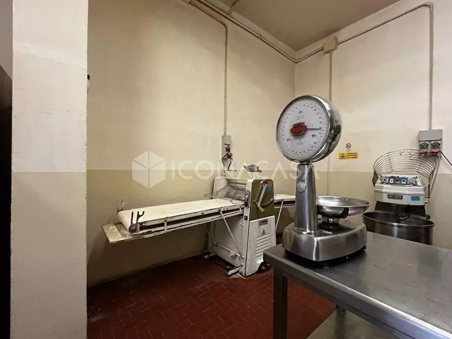 Immagine 8 di Attività artigianale in vendita  a Pontedera