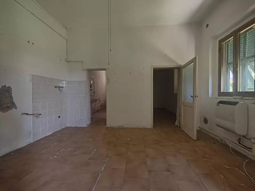 Immagine 4 di Villa in vendita  a Empoli