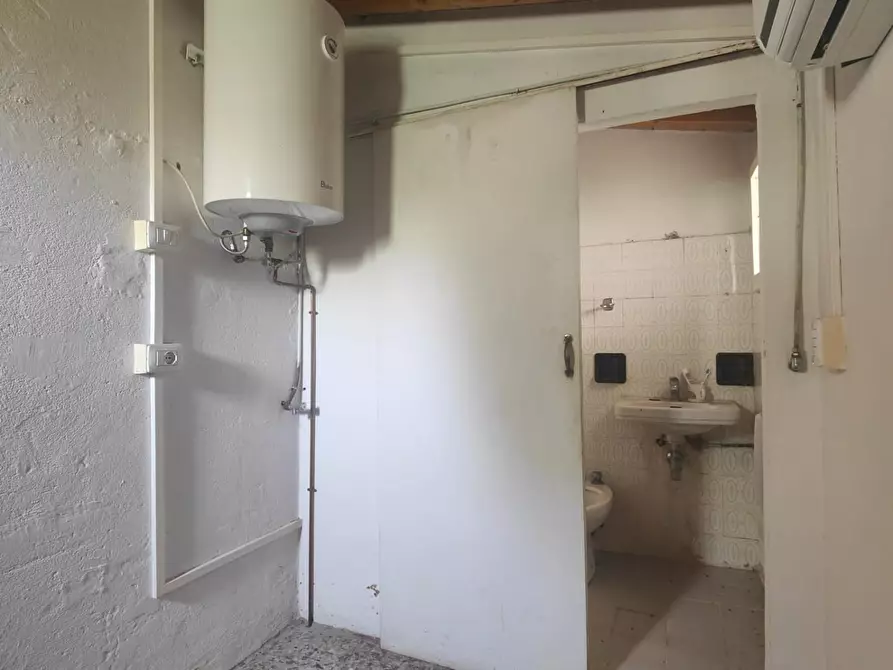 Immagine 11 di Villa in vendita  a Empoli