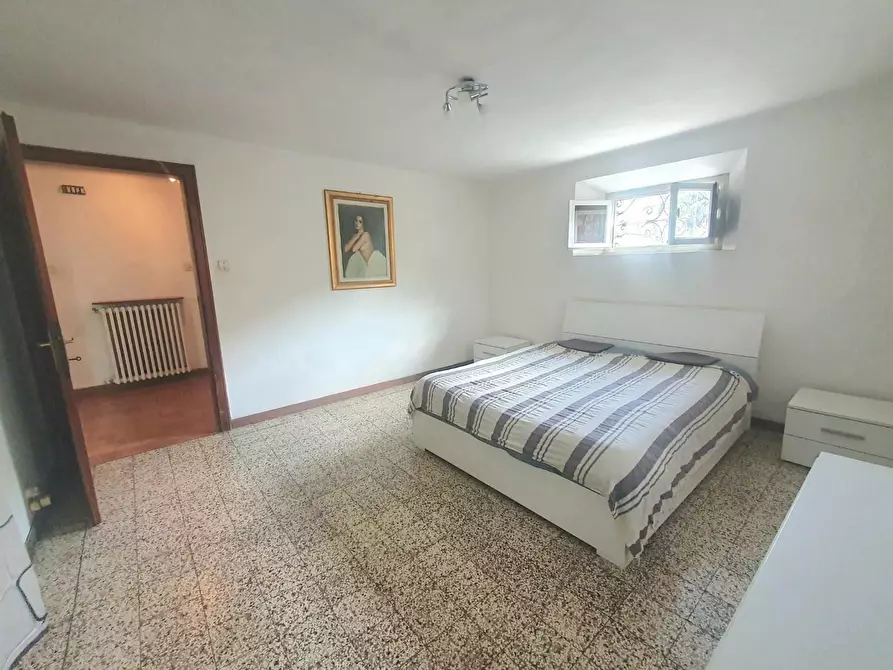 Immagine 38 di Villa in vendita  a Lucca