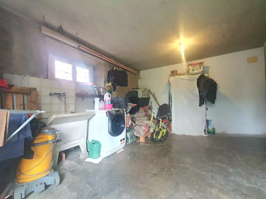 Immagine 40 di Villa in vendita  a Lucca