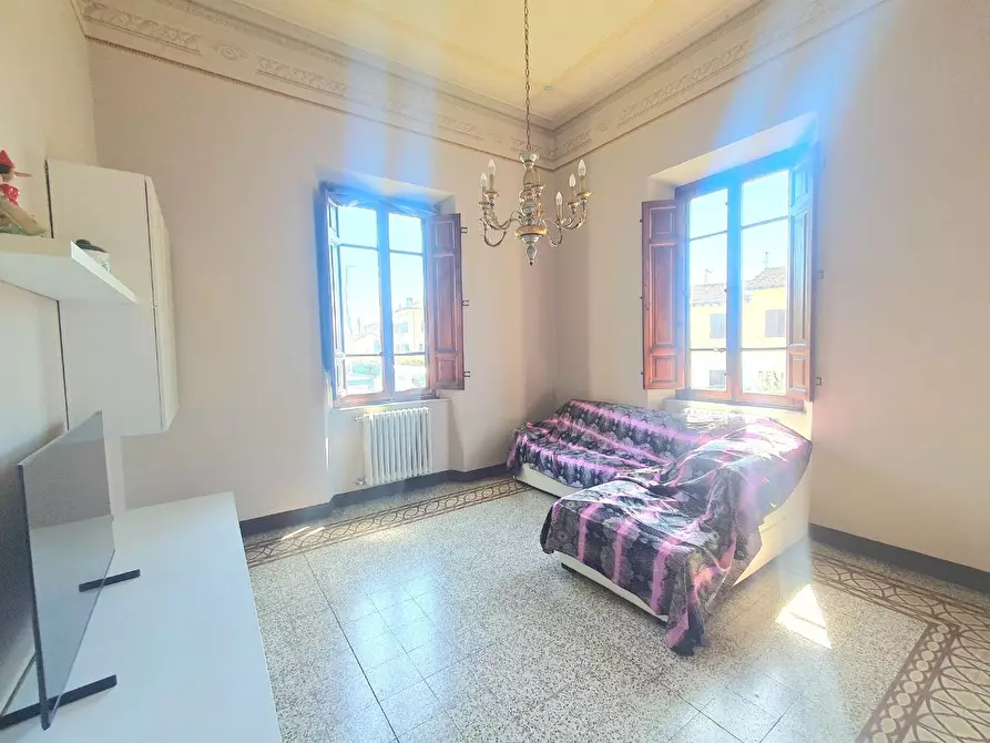 Immagine 8 di Villa in vendita  a Lucca