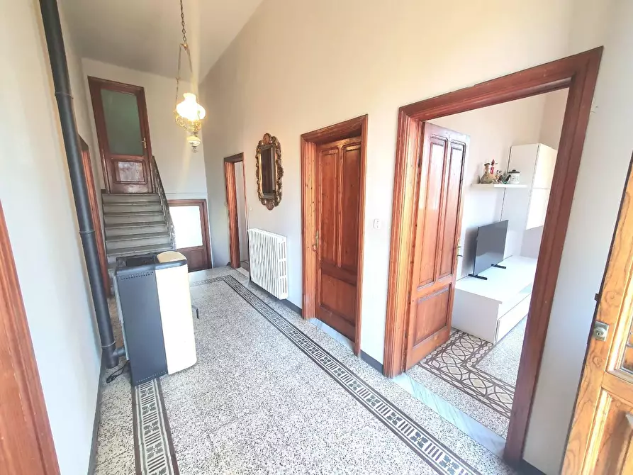 Immagine 7 di Villa in vendita  a Lucca