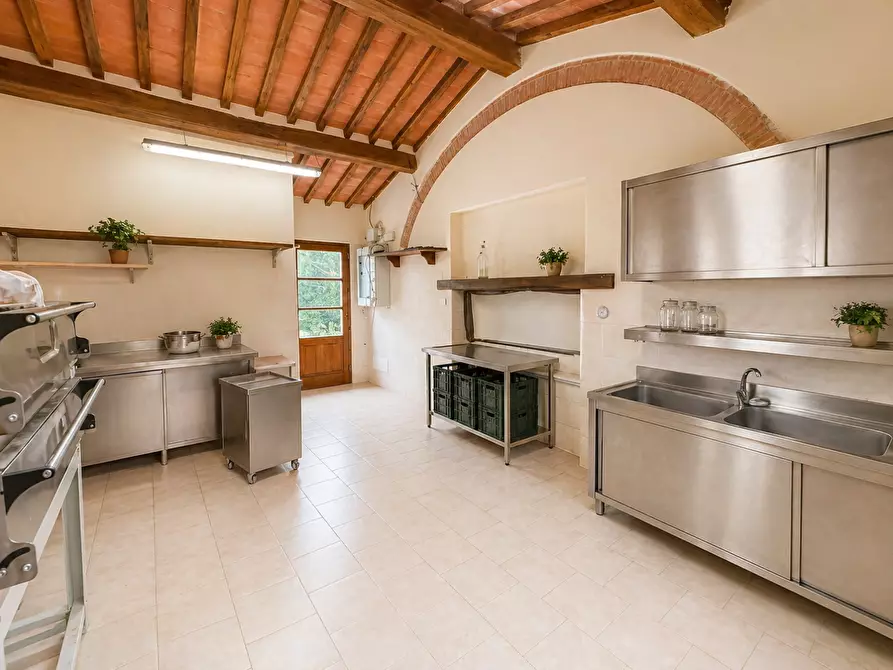 Immagine 9 di Rustico / casale in vendita  a San Giuliano Terme