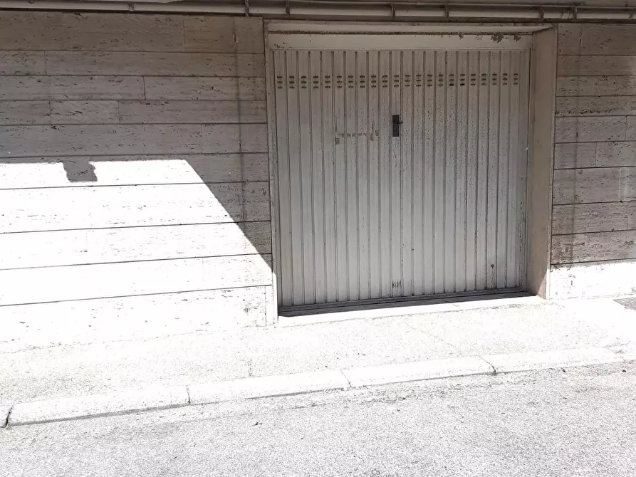 Immagine 3 di Garage in affitto  a Pontedera