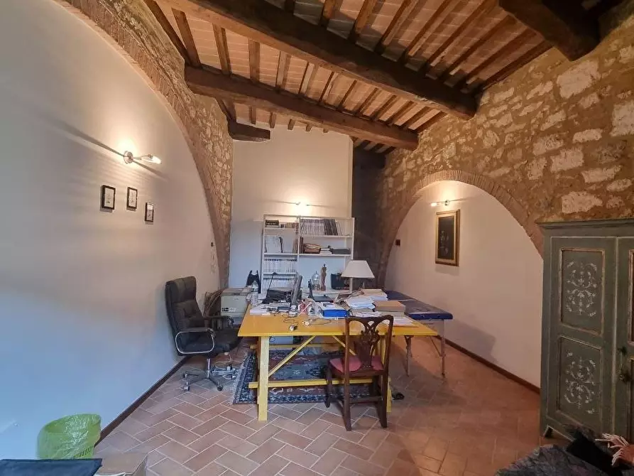Immagine 8 di Ufficio in vendita  a Colle Di Val D'elsa