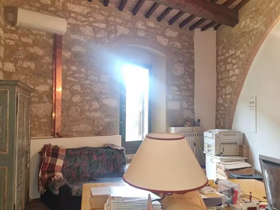 Immagine 9 di Ufficio in vendita  a Colle Di Val D'elsa